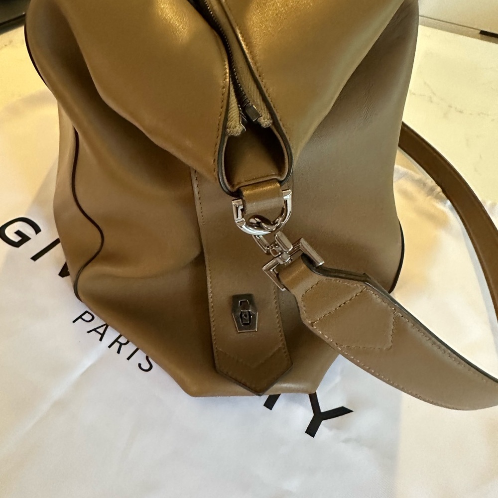 Authentic Givenchy Antigone Soft Large Leather Sa… - image 5